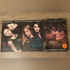 Alyxandra Harvey Books